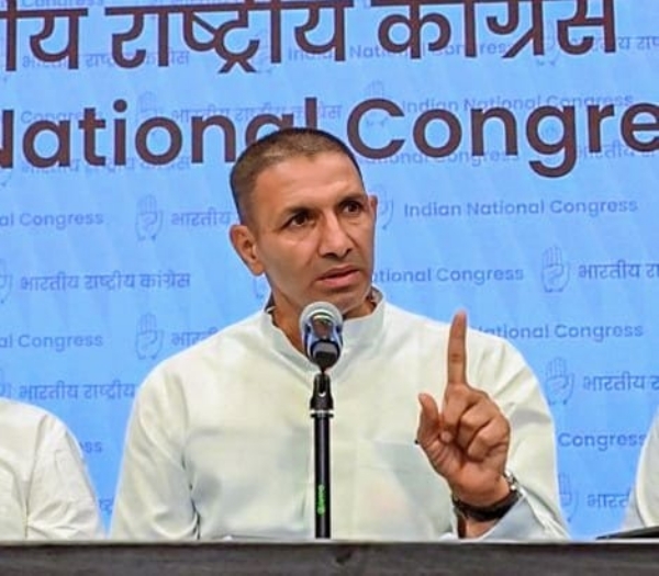 बीजेपी सांसद के बयान पर कांग्रेस ने सरकार को घेरा