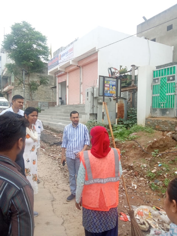 नगर निगम ग्रेटर कमिश्नर सैनी ने शहर में किया सफाई व्यवस्था का औचक निरीक्षण