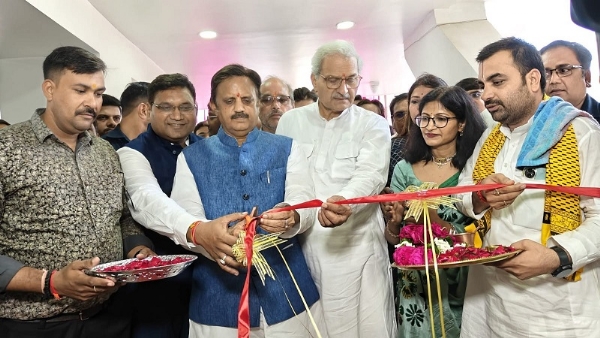 उप मुख्यमंत्री हास्पिटल के उद्घाटन कार्यक्रम में हुए शामिल