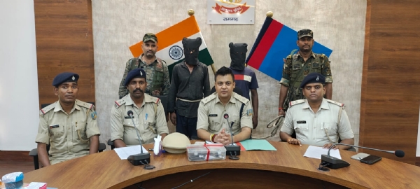 प्रेस कॉन्फ्रेंस करते एसपी अजय कुमार