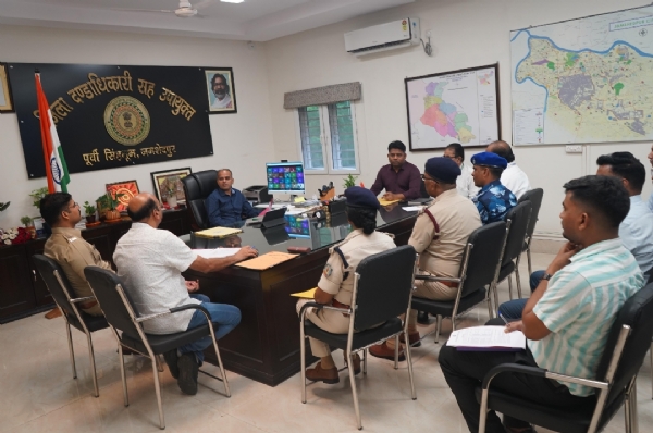 आपदा प्रबंधन की समीक्षा बैठक, उपायुक्त ने दिए त्वरित राहत व मुआवजा प्रक्रिया तेज करने के निर्देश
