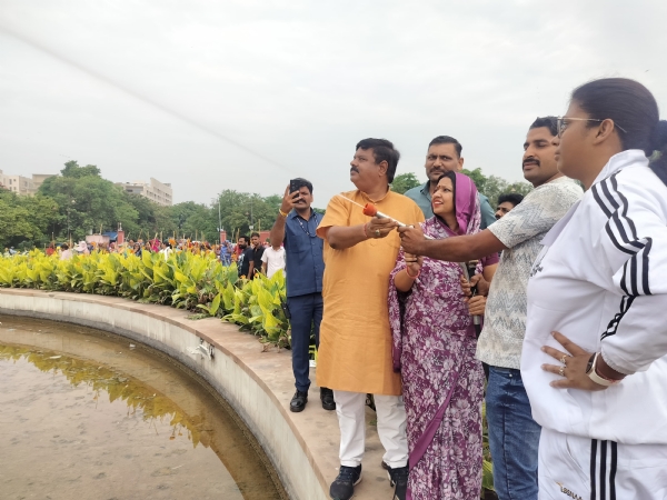 हेरिटेज निगम महापौर कुसुम यादव और आयुक्त ने झाड़ू थाम की सफाई