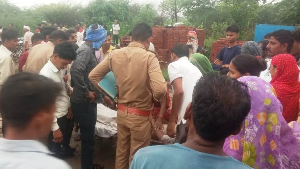 धान की रोपाई कर रहे पांच मजदूरों पर गिरी गाज, एक की मौत