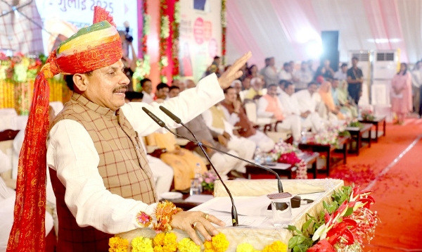 उज्जैन जिले की ग्राम पंचायत नलवा में आयोजित राज्य स्तरीय समारोह