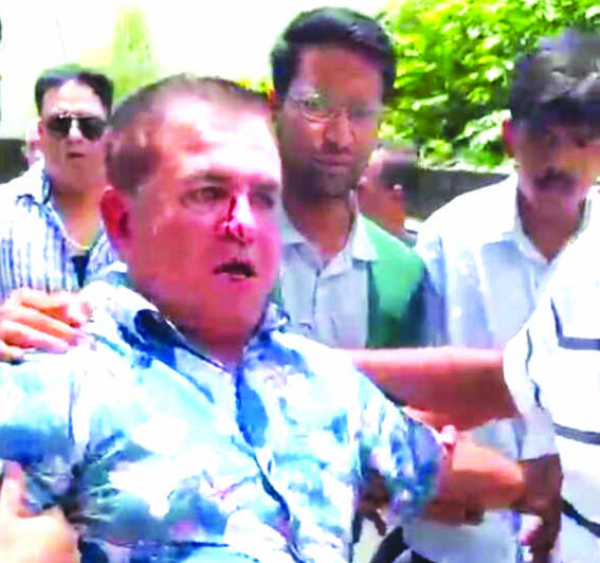 हमले मे ंघायल पीडि़त