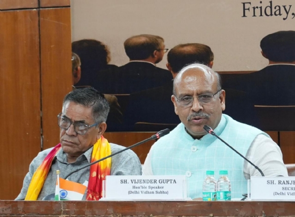 विधानसभा परिसर स्थित कॉन्फ्रेंस हॉल में देशभर के प्रमुख संस्थानों के लॉ इंटर्न को संबोधित अध्यक्ष विजेंद्र गुप्ता