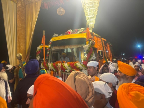 गुरूद्वारा गुरू तेग बहादुर साहिब में पहुंची नगर कीर्तन यात्रा।