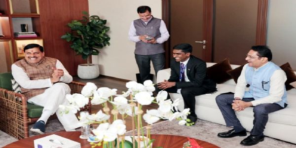 मप्र के मुख्यमंत्री डॉ यादव ने दुबई में की भारत के कॉन्सुल जनरल से मुलाकात