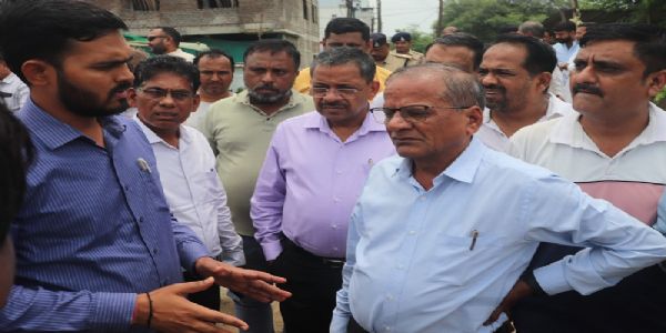इंदौरः सिंगापुर टाउनशिप अंडरपास का रेलवे, नगर निगम, पुलिस और अन्य अधिकारियों द्वारा निरीक्षण