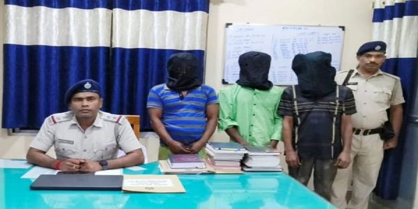 मुर्शिदाबाद में दो बांग्लादेशी नागरिकों सहित तीन गिरफ्तार