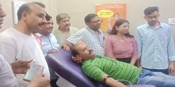 दमोह : रक्त दाता परिवार ,दीपक ने 50 वीं तो श्रेया ने पहली बार किया रक्तदान