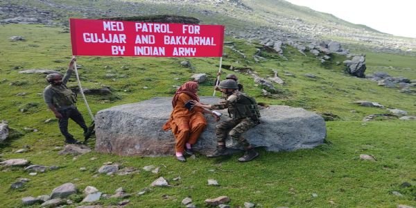 राजौरी के दूरदराज़ गांव खोदरा में भारतीय सेना ने लगाया निशुल्क चिकित्सा शिविर
