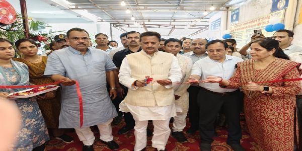 रीवाः उप मुख्यमंत्री शुक्ल ने जिला चिकित्सालय में नए मेटरनिटी विंग कक्ष का किया शुभारंभ