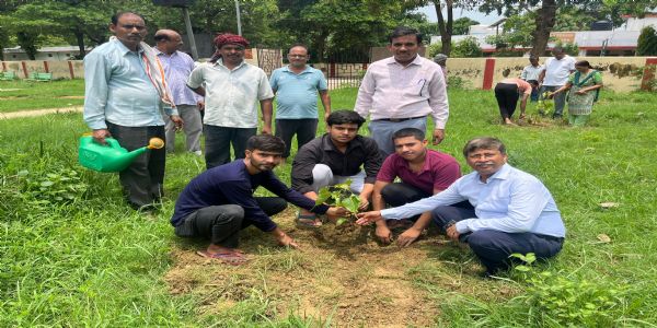 एक पेड़ माँ के नामअभियान में मातृ सम्मान और भावनात्मक जुड़ाव का है सुंदर समावेश : डॉ मुनीश