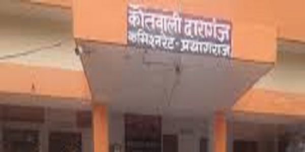प्रयागराज के दशाश्वमेघ घाट पर तख्त लगाने के विवाद में चली गोली, मुकदमा दर्ज