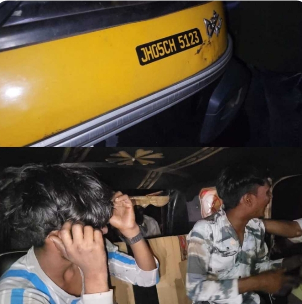 पकड़े गए चोर और टेम्पो
