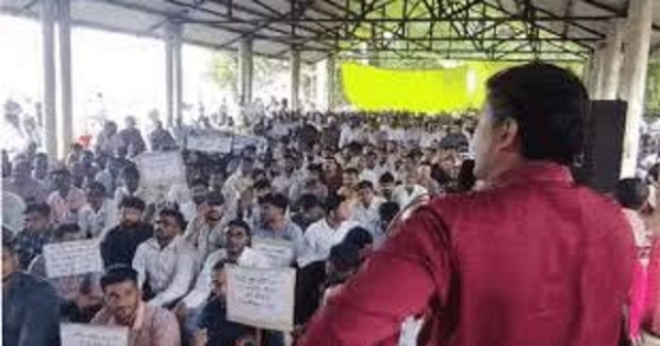 बिजली कर्मचारियों का प्रदर्शन
