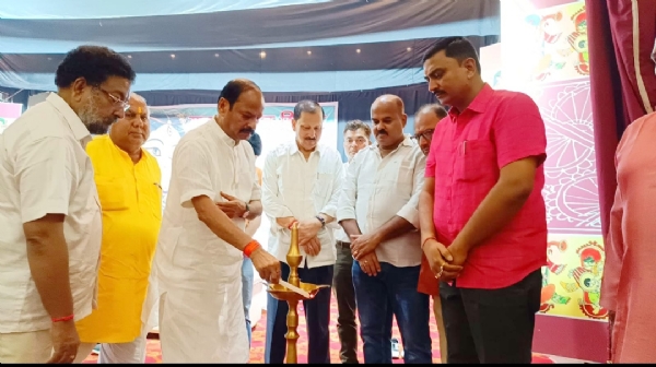 रक्तदान शिविर में पूर्व मुख्यमंत्री रघुवर दास और शिक्षा मंत्री रामदास सोरेन