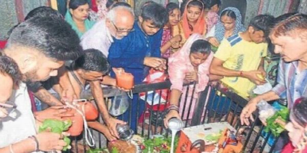 मुरादाबाद में बम-बम भोले के जयकारों से गूंजे शिवालय