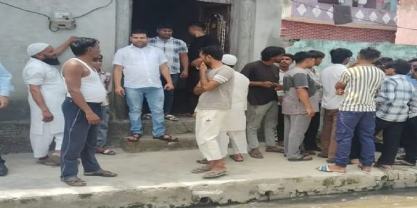 स्कूल से घर लौट रहे छात्र को तेज रफ्तार कार ने कुचला, बच्चों की मौत