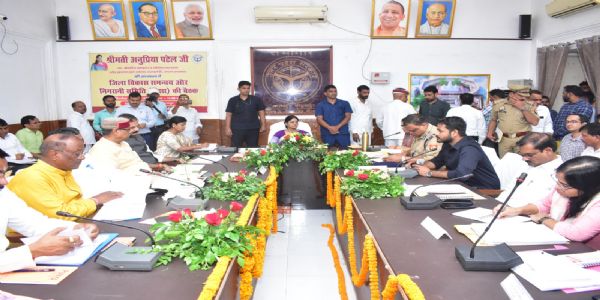 दिशा बैठक में विकास का खाका, केन्द्रीय मंत्री अनुप्रिया पटेल ने मांगी जवाबदेही