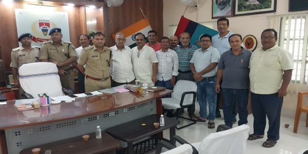 एसपी ने शहर के व्यावसायियों के साथ की बैठक