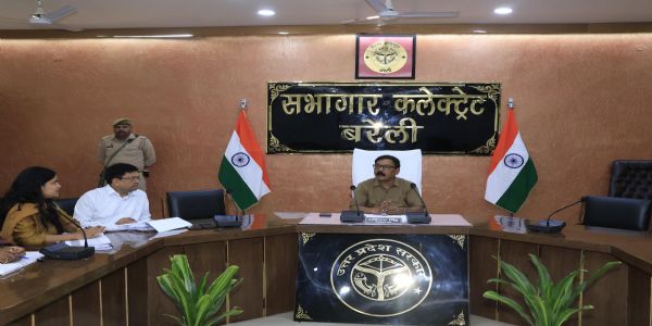 हर घर तक पहुंचे साफ पानी, नहीं चलेगी लापरवाही : डीएम