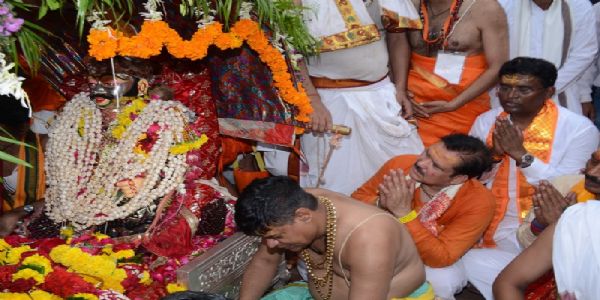 श्रावण के प्रथम सोमवार काे मनमहेश स्‍वरूप में नगर भ्रमण पर निकले भगवान महाकाल