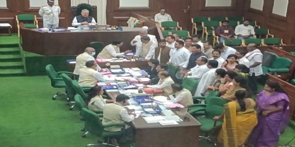 ( अपडेट) छग विधानसभा :खाद-बीज की कमी को लेकर विपक्ष ने साय सरकार को जमकर घेरा