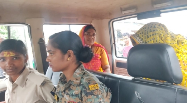 महिला चोर गिरफ्तार