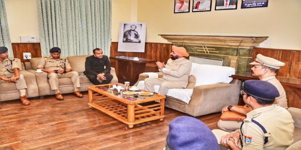 राज्यपाल ने कांवड़ियों का किया स्वागत, व्यवस्थाओं की सराहना