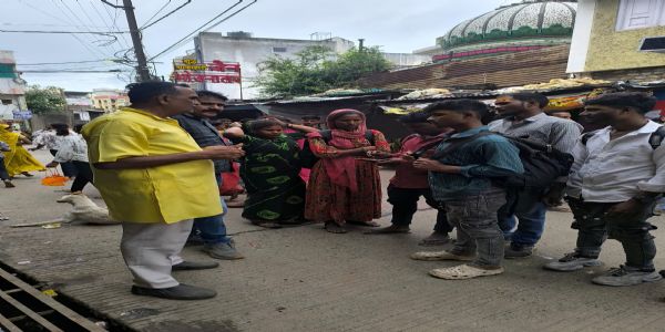 महाकाल सवारी में जेबकट और मोबाइल चोर गिरोह के 03 आरोपी गिरफ्तार, मोबाइल व नगदी बरामद