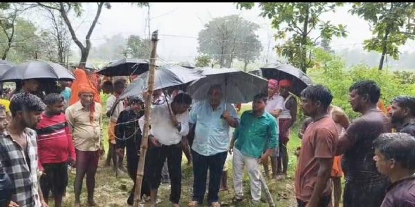 जहरीली गैस से पिता-पुत्र की मौत