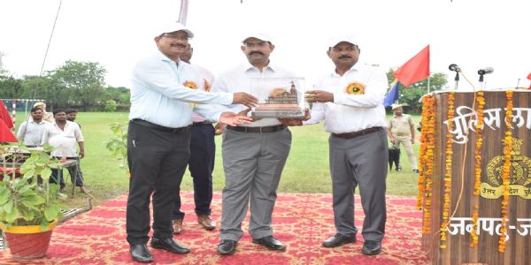 28वीं अंतर्जनपदीय पुलिस फुटबॉल प्रतियोगिता-2025 का भव्य समापन