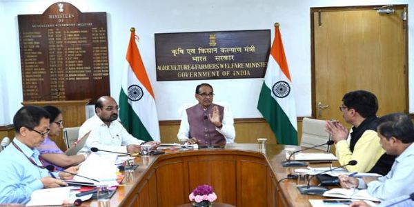 बायोस्टिमुलेंट के मामले में कोई अनुमति देते वक्त किसानों की स्थिति का भी रखें ध्यानः शिवराज सिंह