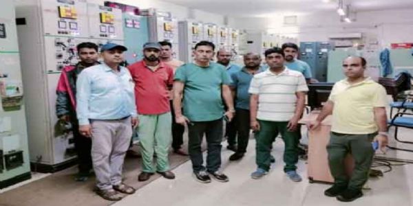 बिजली ऑफिस में हथियारबंद लुटेरों ने बोला धावा, कर्मचारियों को बनाया बंधक