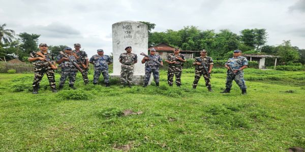 एसएसबी ने नेपाल के एपीएफ जवानों के साथ की संयुक्त गश्ती