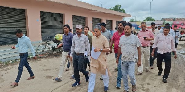विधायक खेमका ने गुलाब बाग बाजार समिति के विकास कार्यों का लिया जायजा