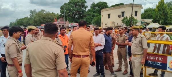 संदहा में पुलिस अफसर