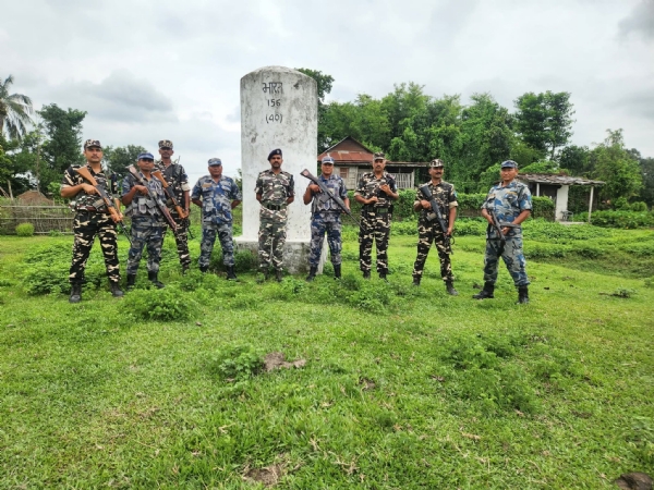 अररिया फोटो:एसएसबी और एपीएफ की संयुक्त गश्ती