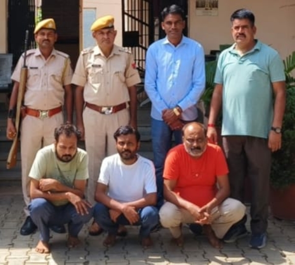 कुख्यात अंकल गिरोह पर पुलिस का बढ़ता शिकंजा