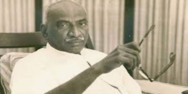 Leaders Pay Rich Tributes to K Kamaraj on Birth Anniversary