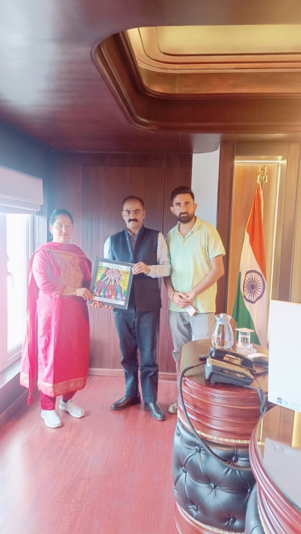 पंचायती राज मंत्री अनिरुद्ध सिंह शपथ लेते हुए