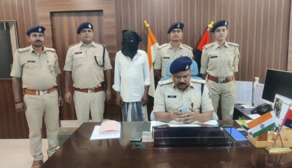 अररिया फोटो:एसपी पीसी में जानकारी देते