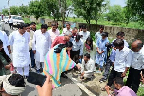 सड़क निर्माण में गुणवत्ता पहली शर्त: अजमेर दौरे पर उपमुख्यमंत्री दिया कुमारी ने ली समीक्षा बैठक और किया औचक निरीक्षण