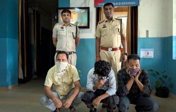 फतेहाबाद। पुलिस गिरफ्त में नागालैंड से पकड़े गए साइबर ठग।