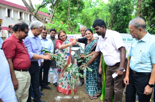 `गोरखपुर की धरती पर प्रकृति-संवेदना और युवा संकल्प का अद्वितीय संगम`