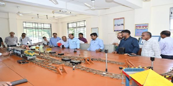 पूसीरे महाप्रबंधक ने की रंगिया मंडल के विभिन्न विकास परियोजनाओं की समीक्षा