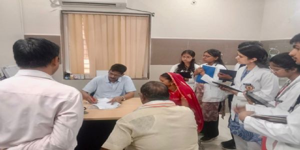 निशुल्क आयुर्वेद चिकित्सा शिविर में देखे गए सौ से अधिक मरीज*