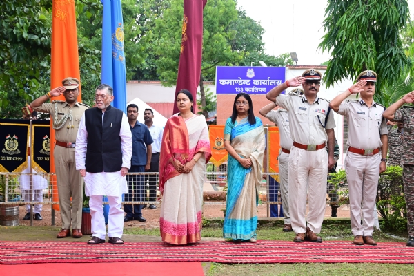 राज्यपाल, मुख्य सचिव, गृह सचिव और डीजीपी सहित अन्य